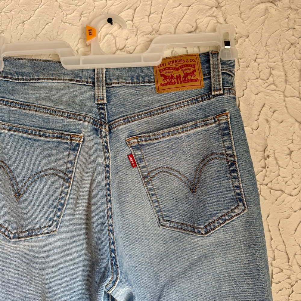 Levi's Light Blue Distressed Ankle Jeans - Picture 8 of 10